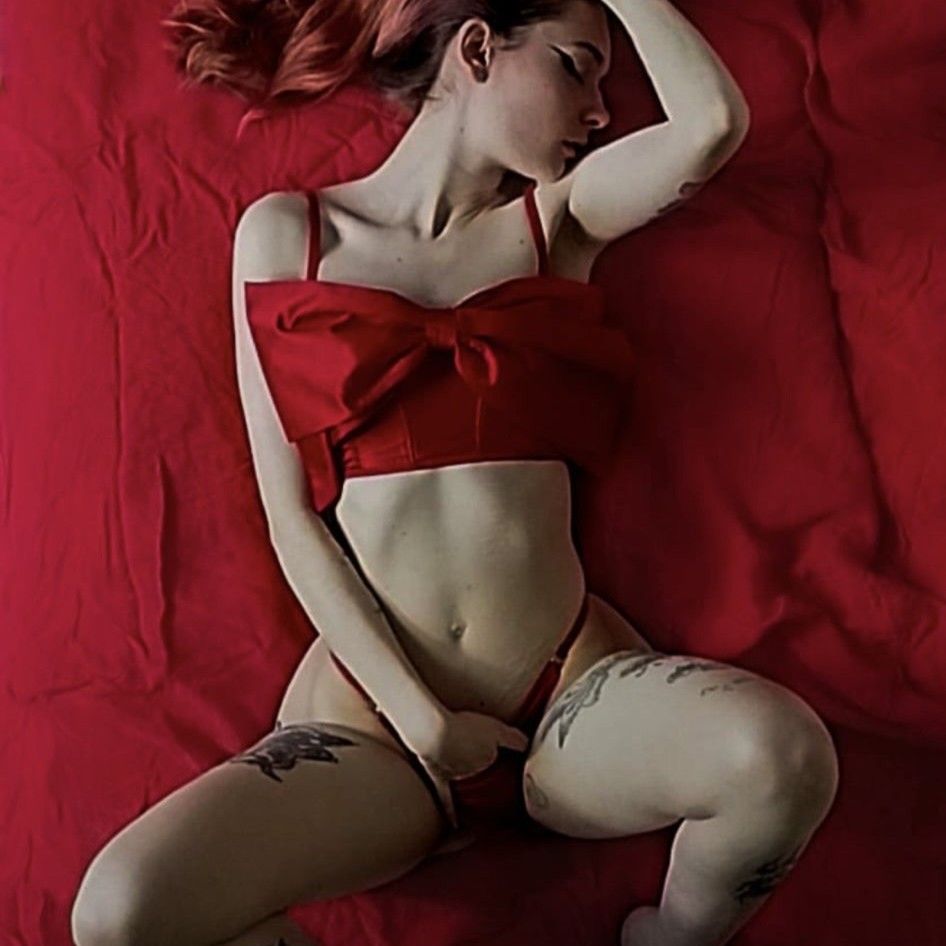 Maréva, masseuse érotique élégante et escort girl à Genève